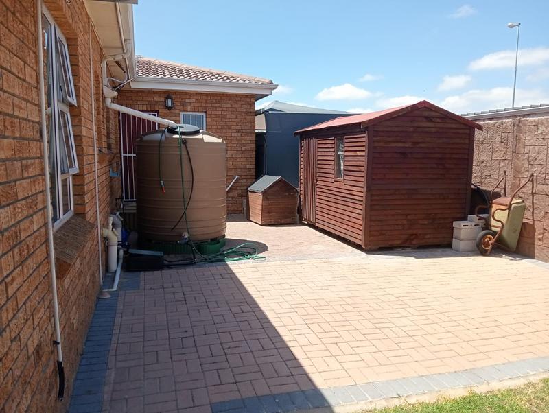 4 Bedroom Property for Sale in Brackenfell South Western Cape